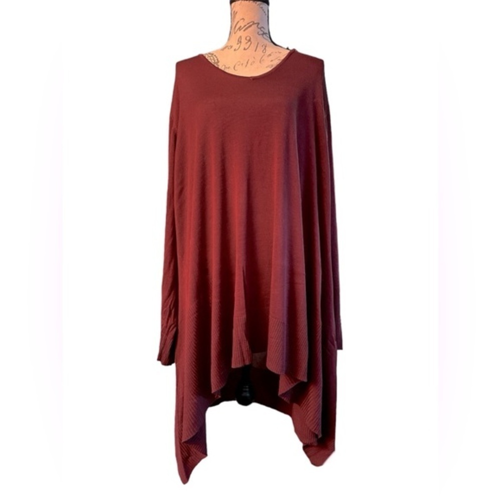 NWT- Avenue sweater